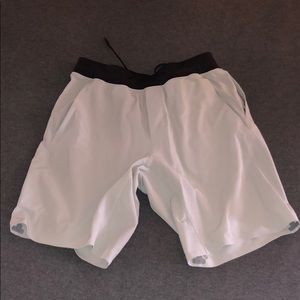Men’s Lululemon 9” Shorts Size M